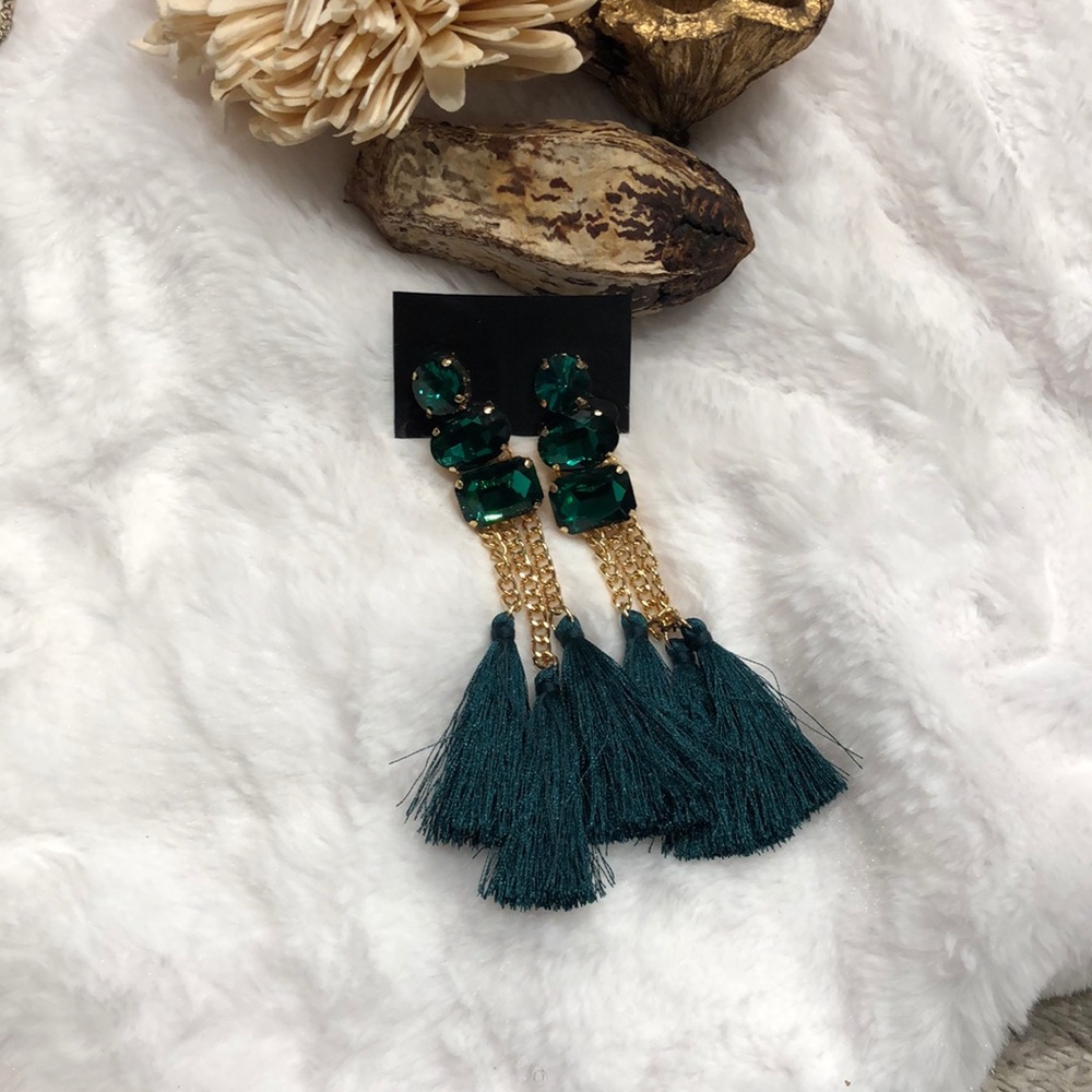 Shoulder length earrings. Sold separately
